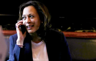 Se convertirá Kamala Harris en presidenta de EE UU: predicción de una famosa astróloga